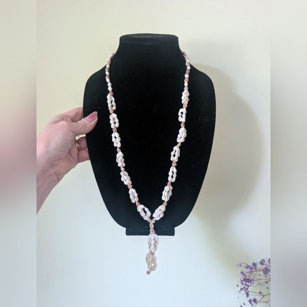 Vintage Shell White and Tan Necklace